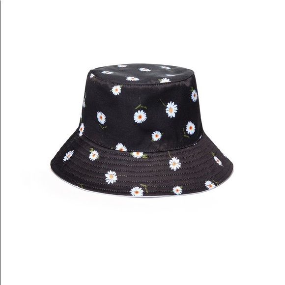 AO X FABFITFUN REVERSIBLE BUCKET HAT - Picture 2 of 3